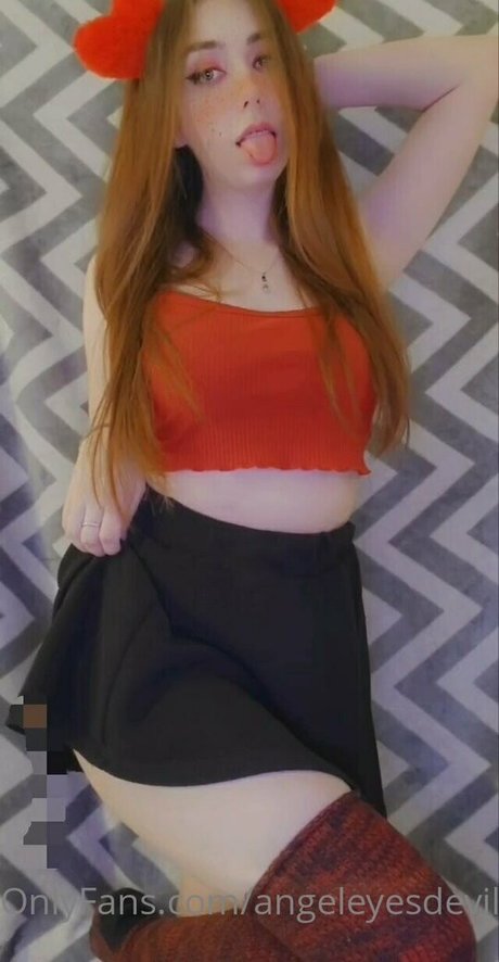 Angel Eyes Devil Thighs model pornographic images