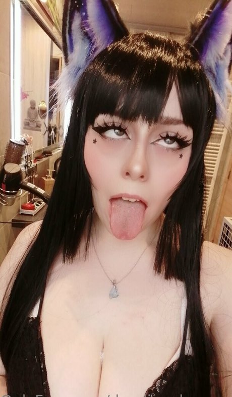 DroolingAhegaoQueen beautiful actress photo