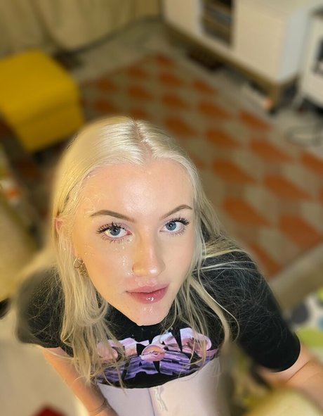 Elsathora naked star pics