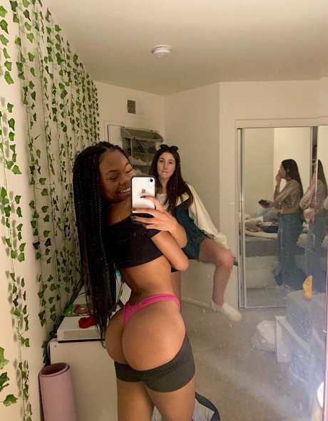 karliebaby k pornographic actress gallery