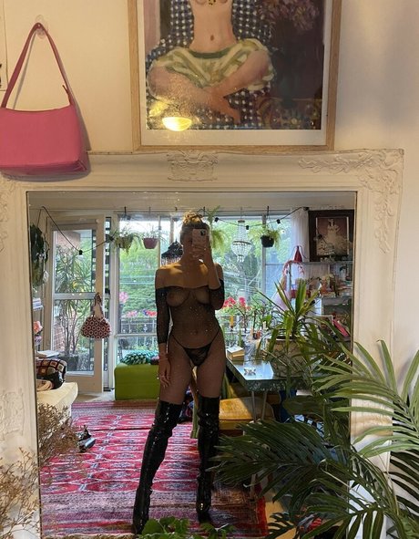 Raregirl96 pretty model archive