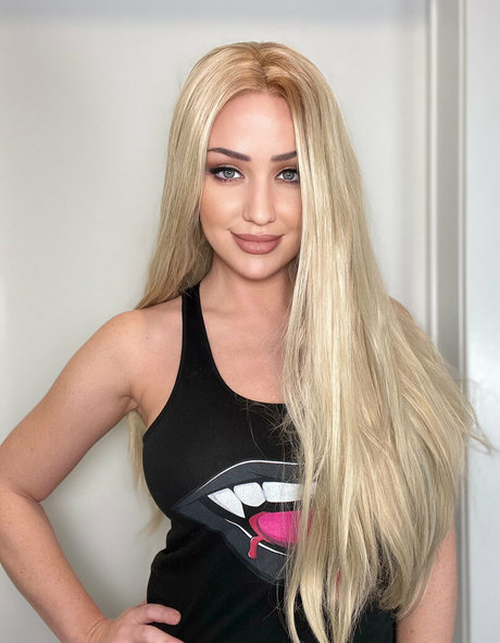 Angela Sommers model adult img