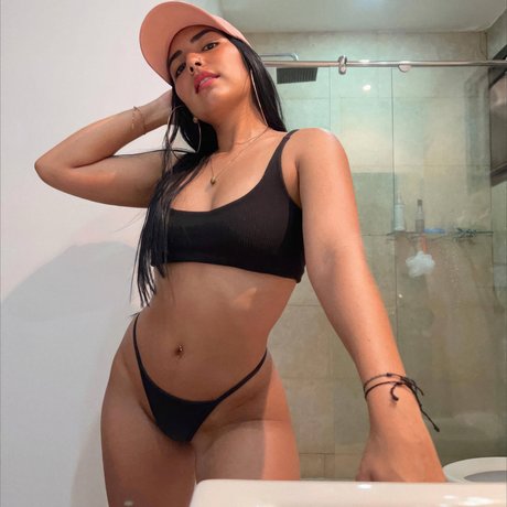 Andrea Brown_ model pretty img