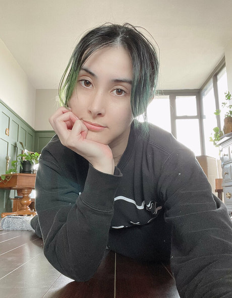 Sinastri actress pictures