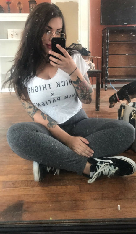 Bailey Arber sexy actress pic