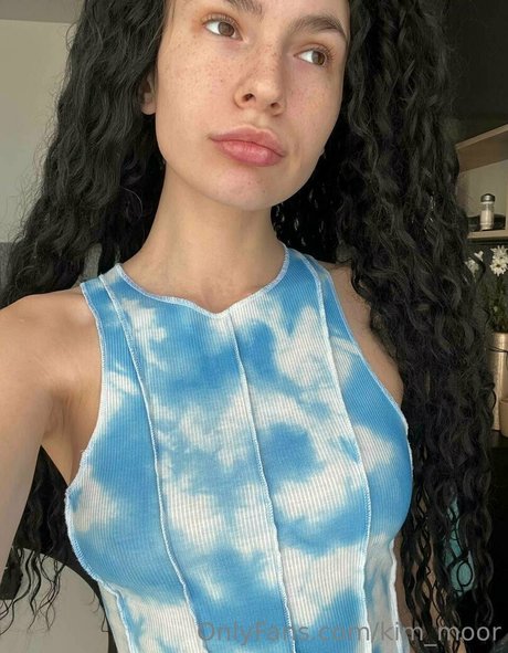 Kim Moor top star images