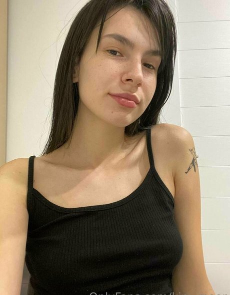 Kim Moor naked model pics