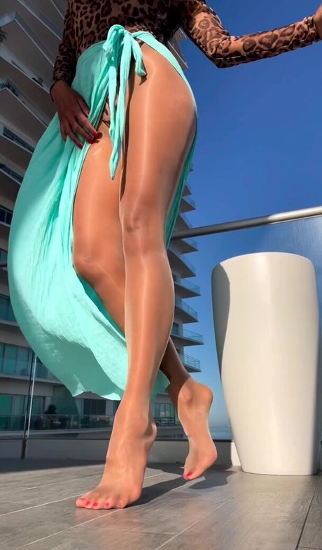 Simone Honey pornstar perfect pics