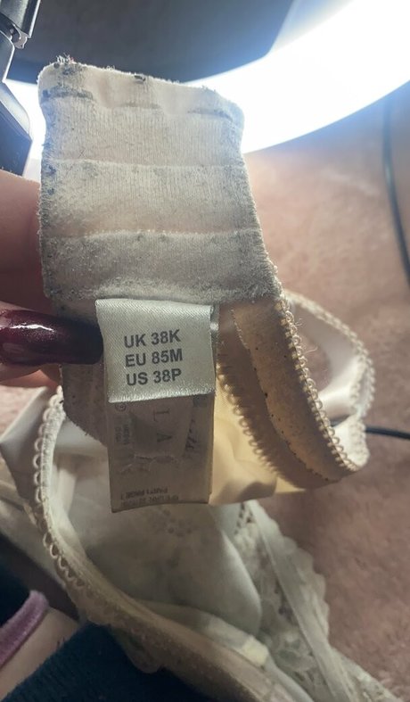 Gigantits naked model pictures