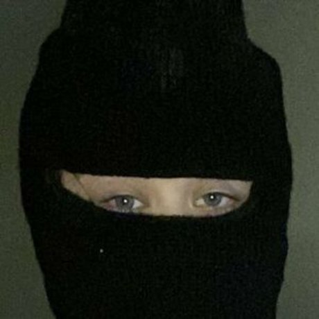 Gigantits erotic actress pic