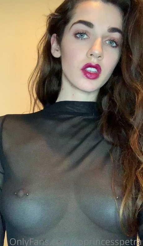xoPrincessPetra nude star pics