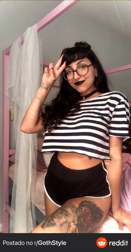 vegan princess model beautiful img