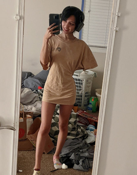 eveable pornstar erotic photo