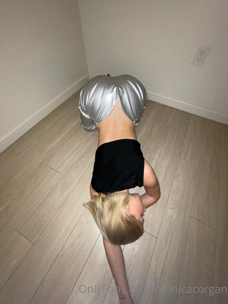 perfect shemale onlyfans free porn photos