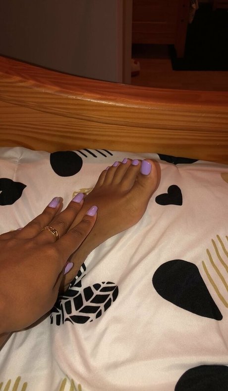 burlz model nude img