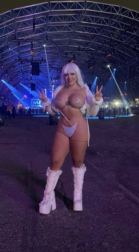 Loveely Lotuss_ pornographic model pic