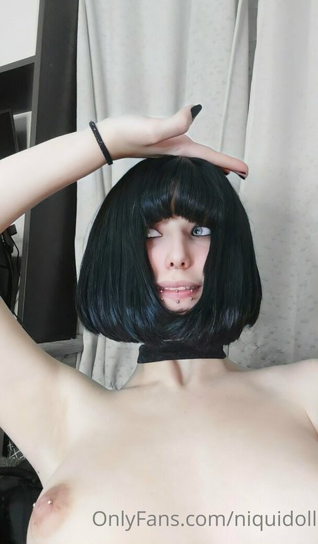 niquidoll hot model photos