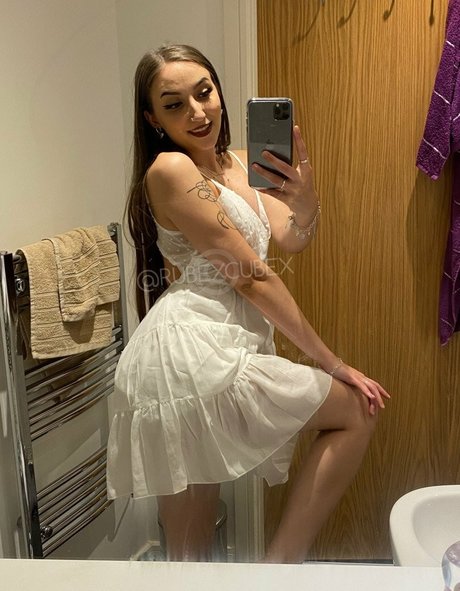 Rubexcubex pornstar nude photo