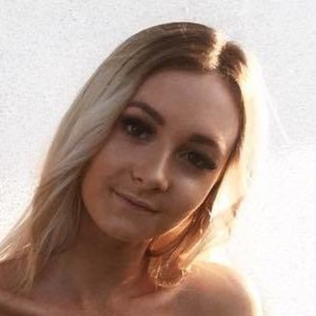 skinny babe onlyfans nude galleries