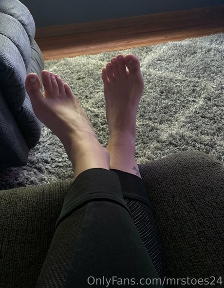 mrstoes24 nude model galleries