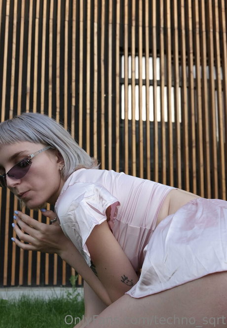 techno sqrt model sex galleries