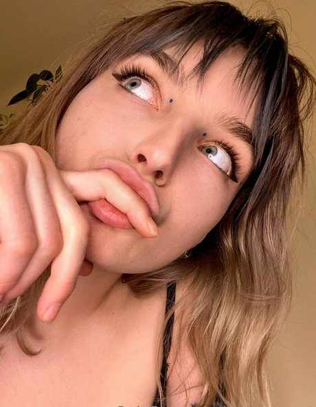 techno sqrt star exclusive images