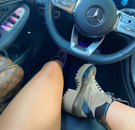 asian tattoo onlyfans top image