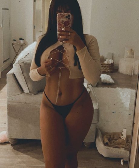 babe brunette onlyfans nude pic