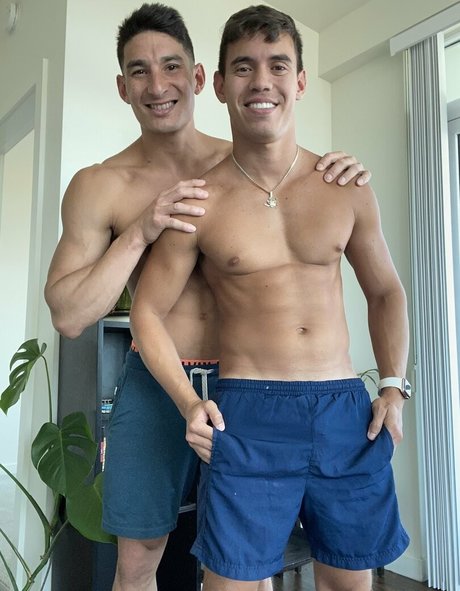 oliverhuntxxx model adult galleries