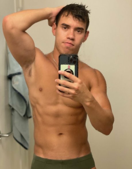 oliverhuntxxx model naked images