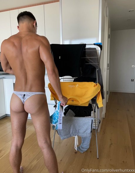 oliverhuntxxx adult model pic