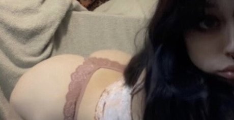 Loljrdn model sexy photo