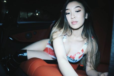 Luna Ly hd pornstar photos