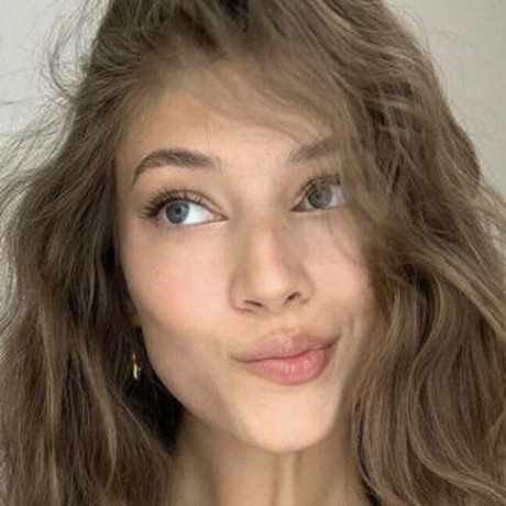 Laura Margesin nude actress image