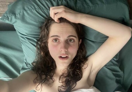 Helmet Girl naked actress pictures