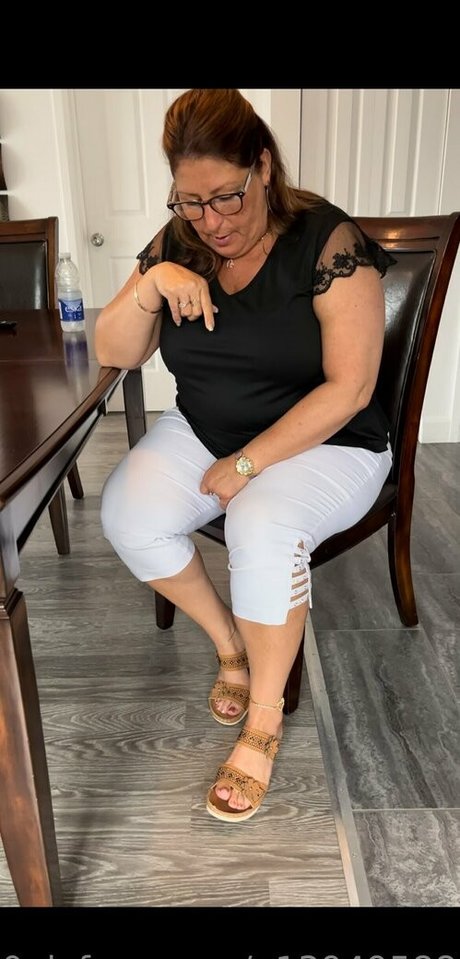 foot mistress miss b pretty actress pictures