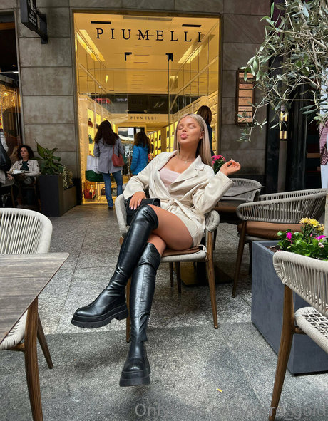 vero gold beautiful model images