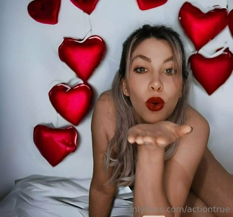 actiontrue hot actress photos