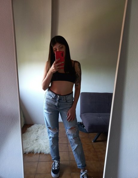 hornylatina26 hot model images