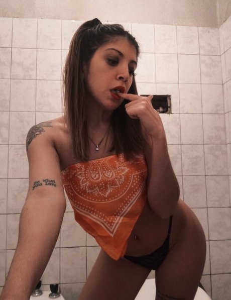 hornylatina26 pornstar adult image