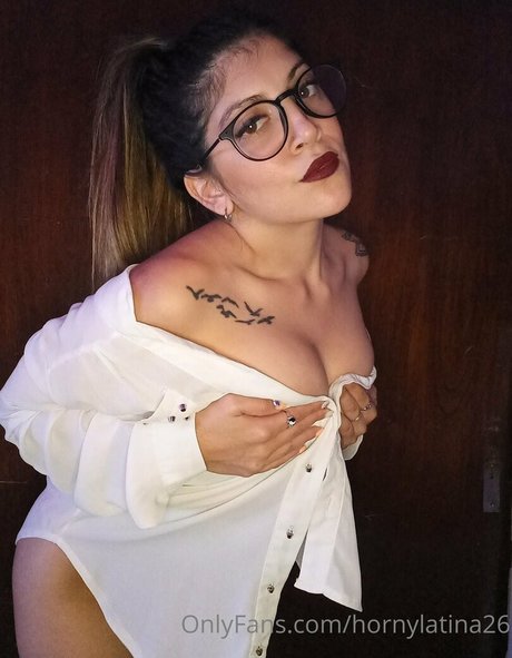 hornylatina26 sexy star pics