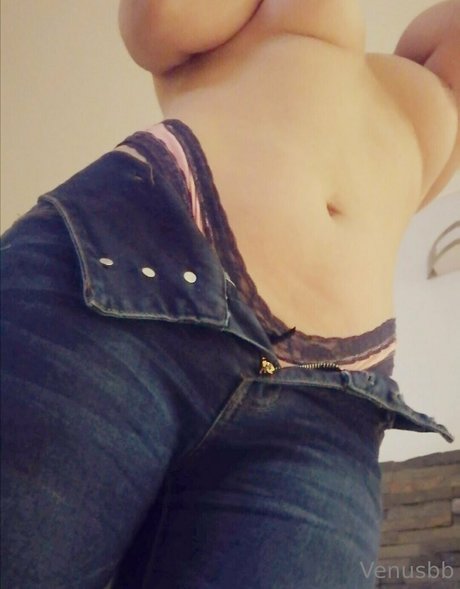 venusbigbooty star nude image