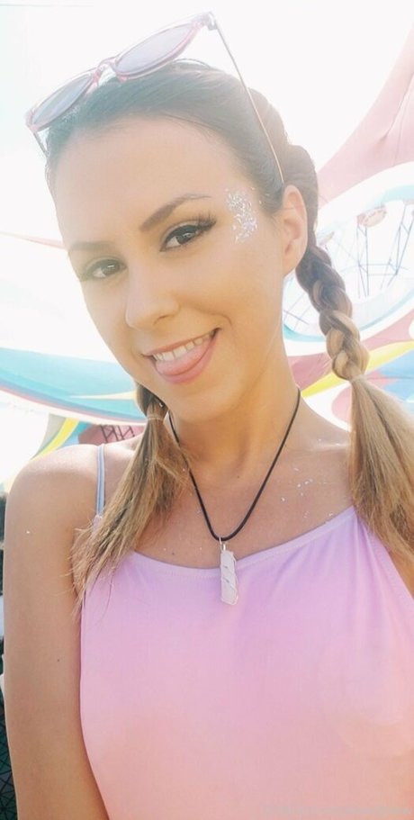 livvnthedream model sexy img