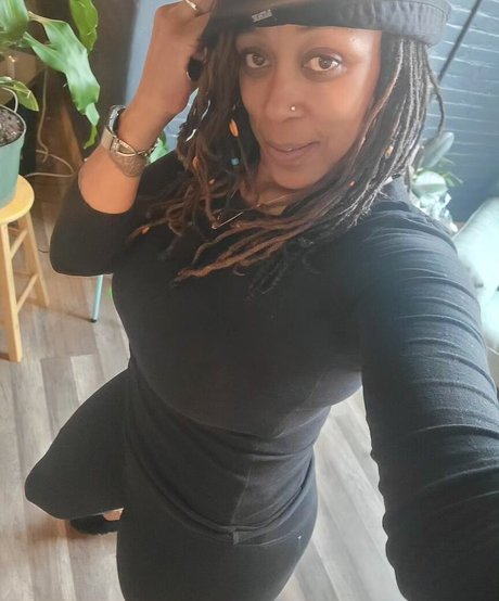 RhodaBlakey high quality model images