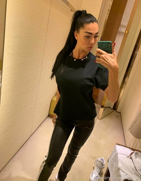 Sexy Alisa model xxx img