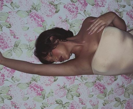 Briny De Laet erotic pornstar pictures