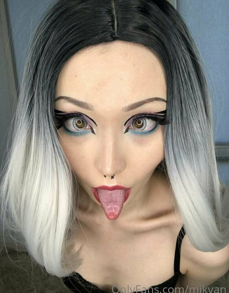 violet williams hd star img