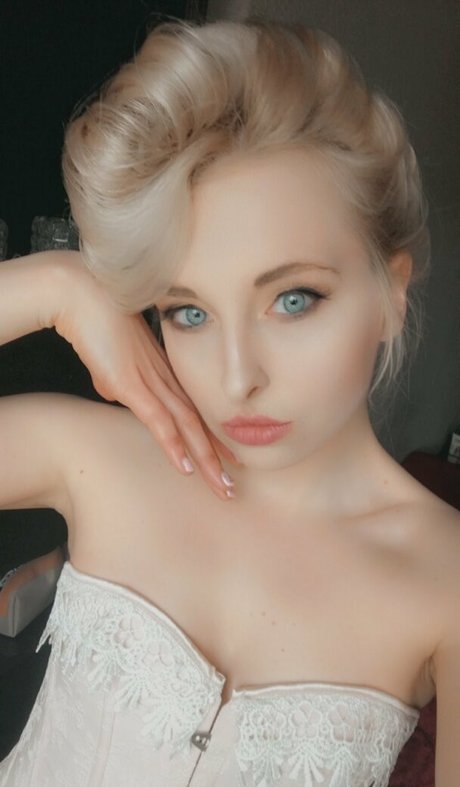 poeticminx hot model photos