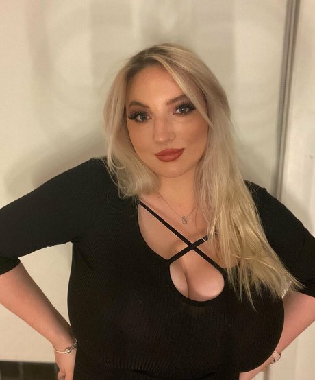 Shona Colson model nude photos