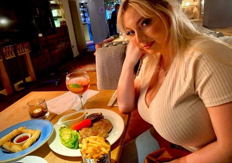 bulge onlyfans art naked gallery